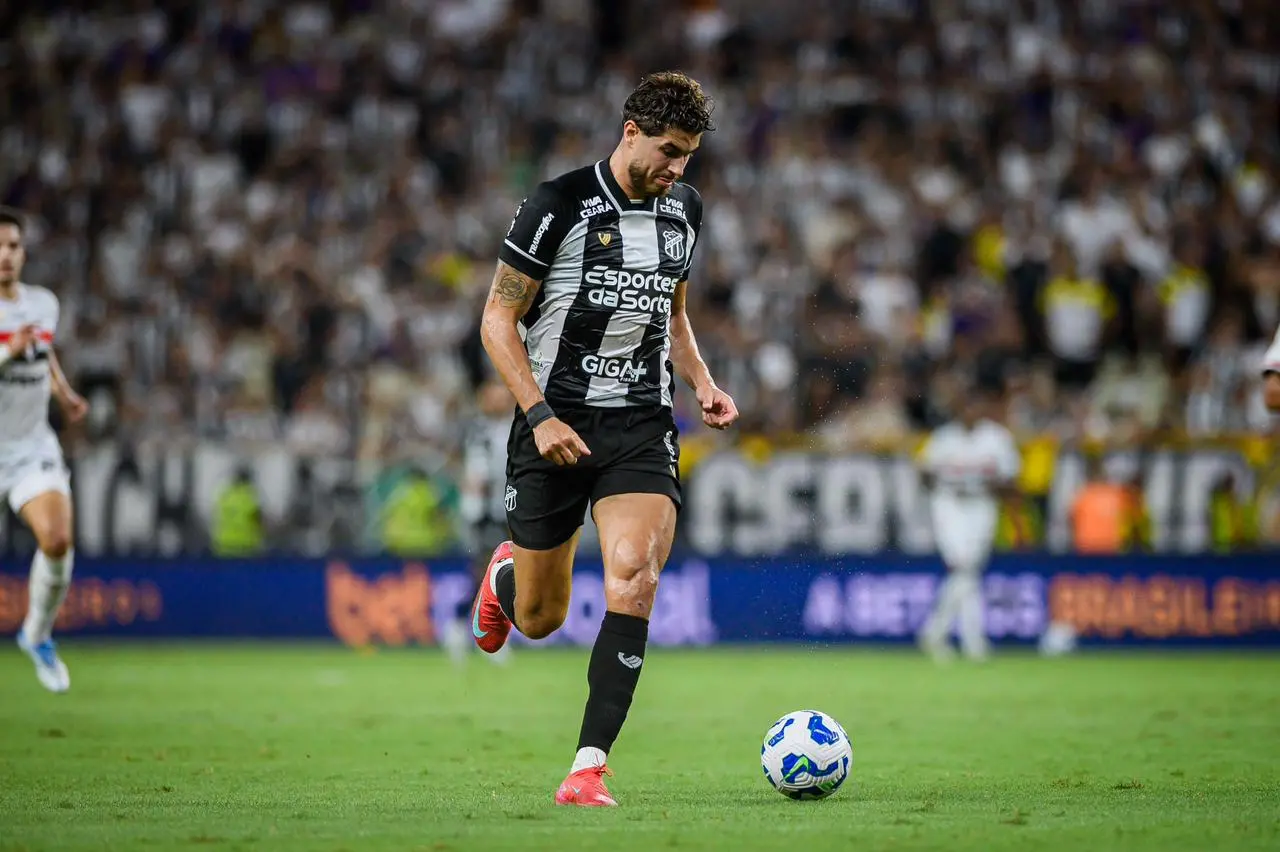 Imagem da notícia Pedro Raul sofre lesão no Ceará e vira desfalque na Série A