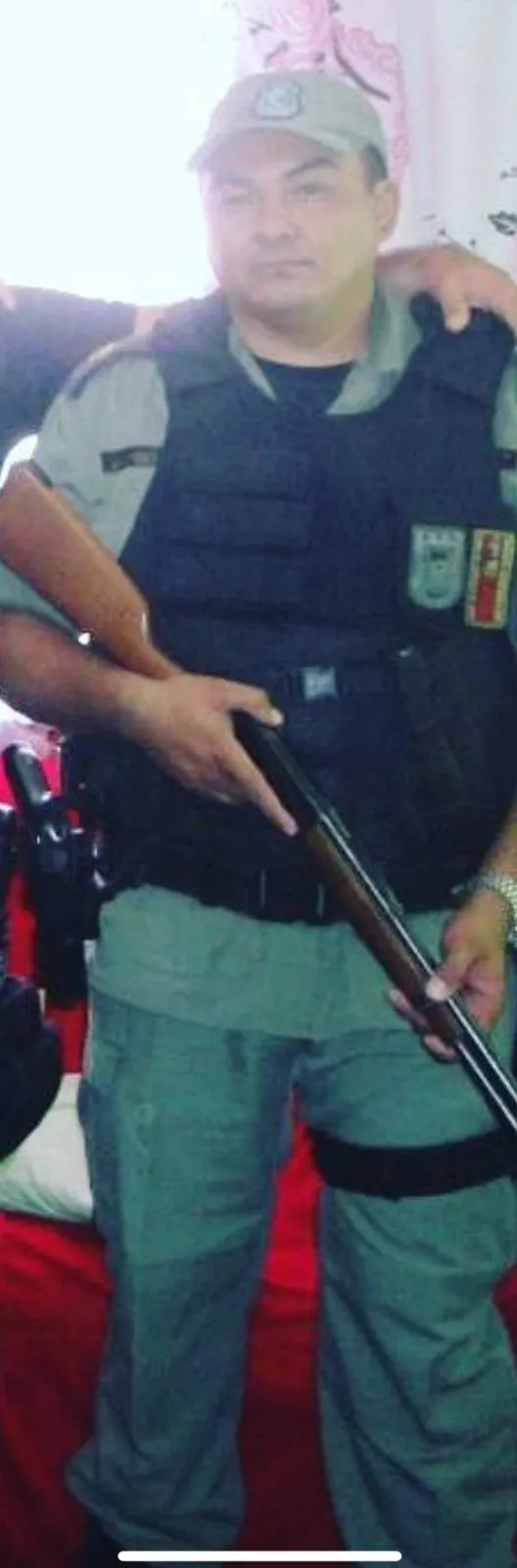 O PM publicava fotos junto aos colegas de farda