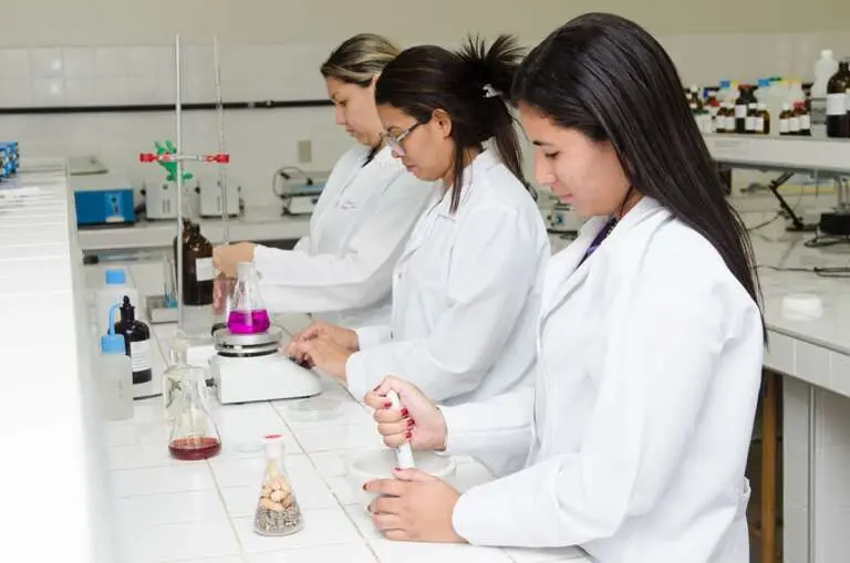 Imagem da notícia: Centec abre mais de 500 vagas para cursos superiores e técnicos no Ceará; veja detalhes 