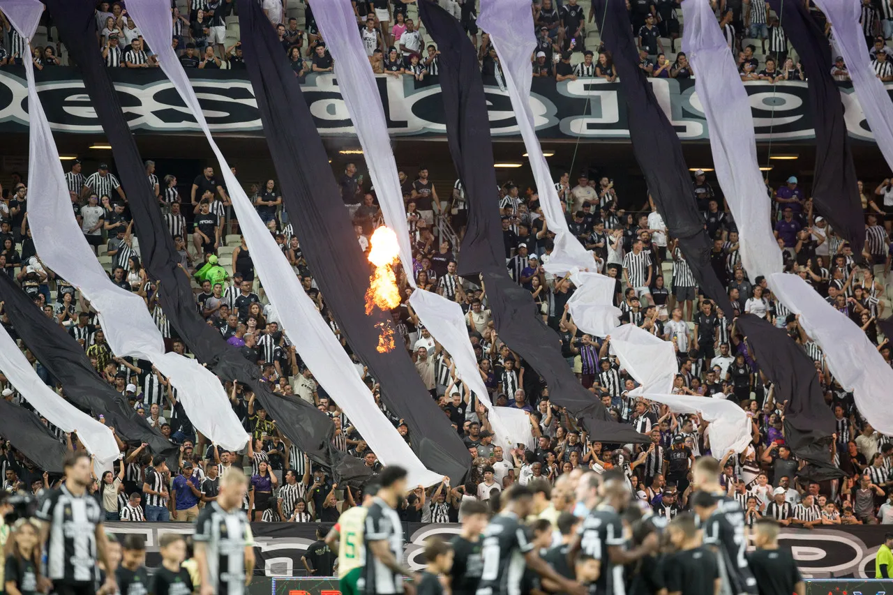 Torcida do Ceará já pode adquirir ingressos para jogo com o Vitória