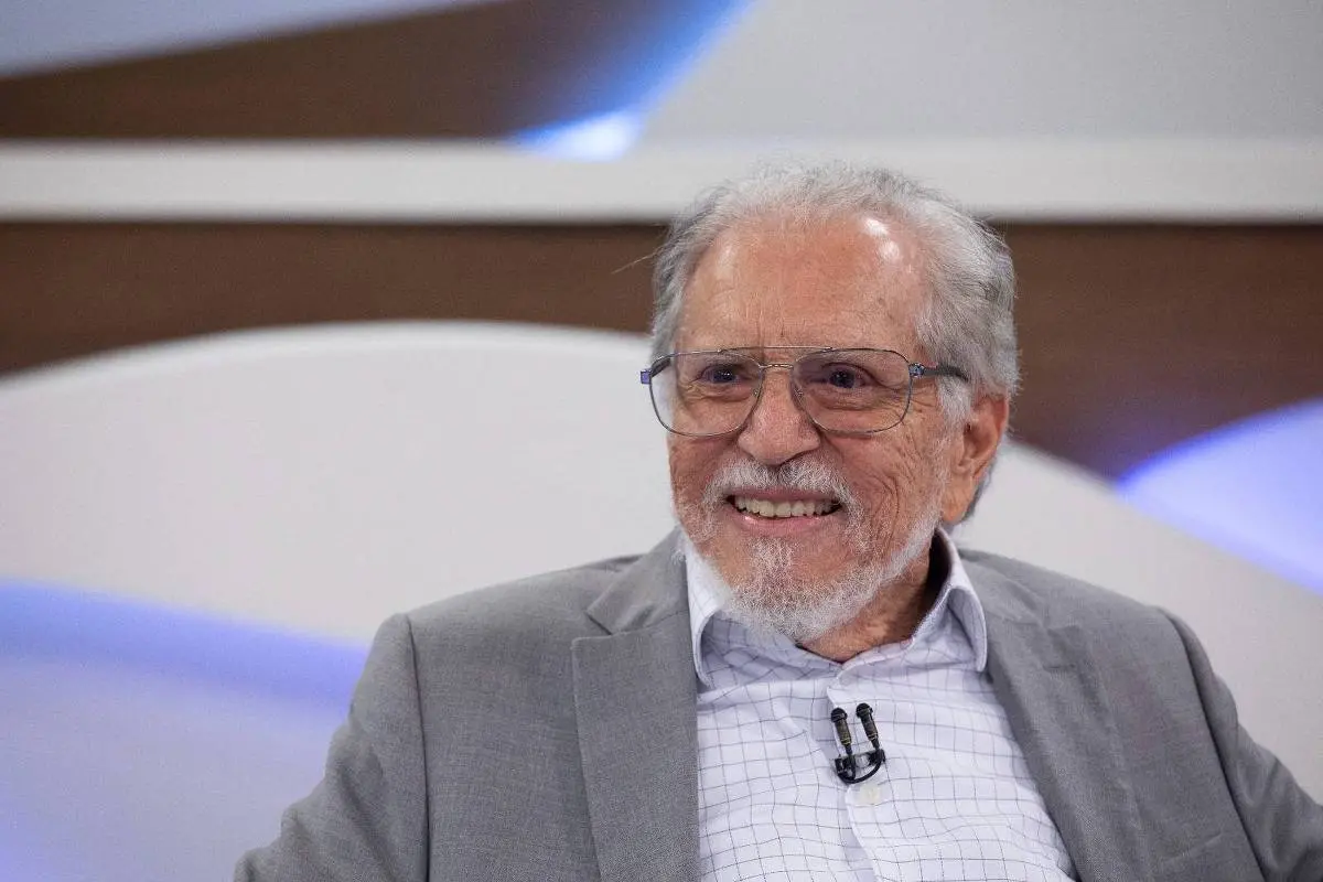 Imagem da notícia: Apresentador Carlos Alberto de Nóbrega completa 71 anos de CLT