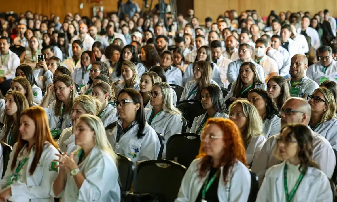 Imagem da notícia: Com vagas no Ceará, inscrições para nova seleção do Programa Mais Médicos começam nesta segunda (5)