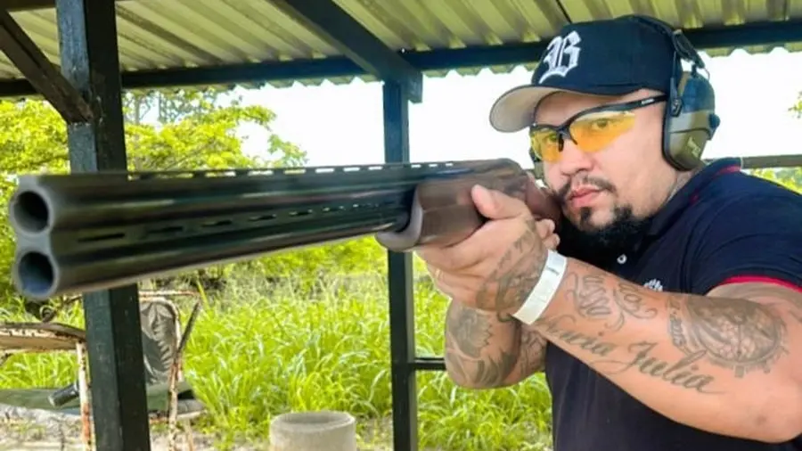 Imagem da notícia: Ex-lutador 'Chiquerim' é preso suspeito de facilitar acesso de armas para facções