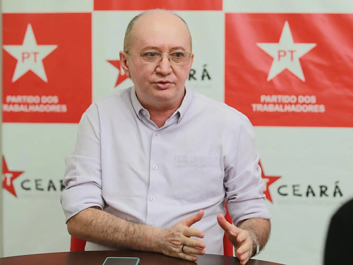 Imagem da notícia: Acordo entre Camilo, Elmano e Guimarães vai manter Conin na presidência do PT no Estado