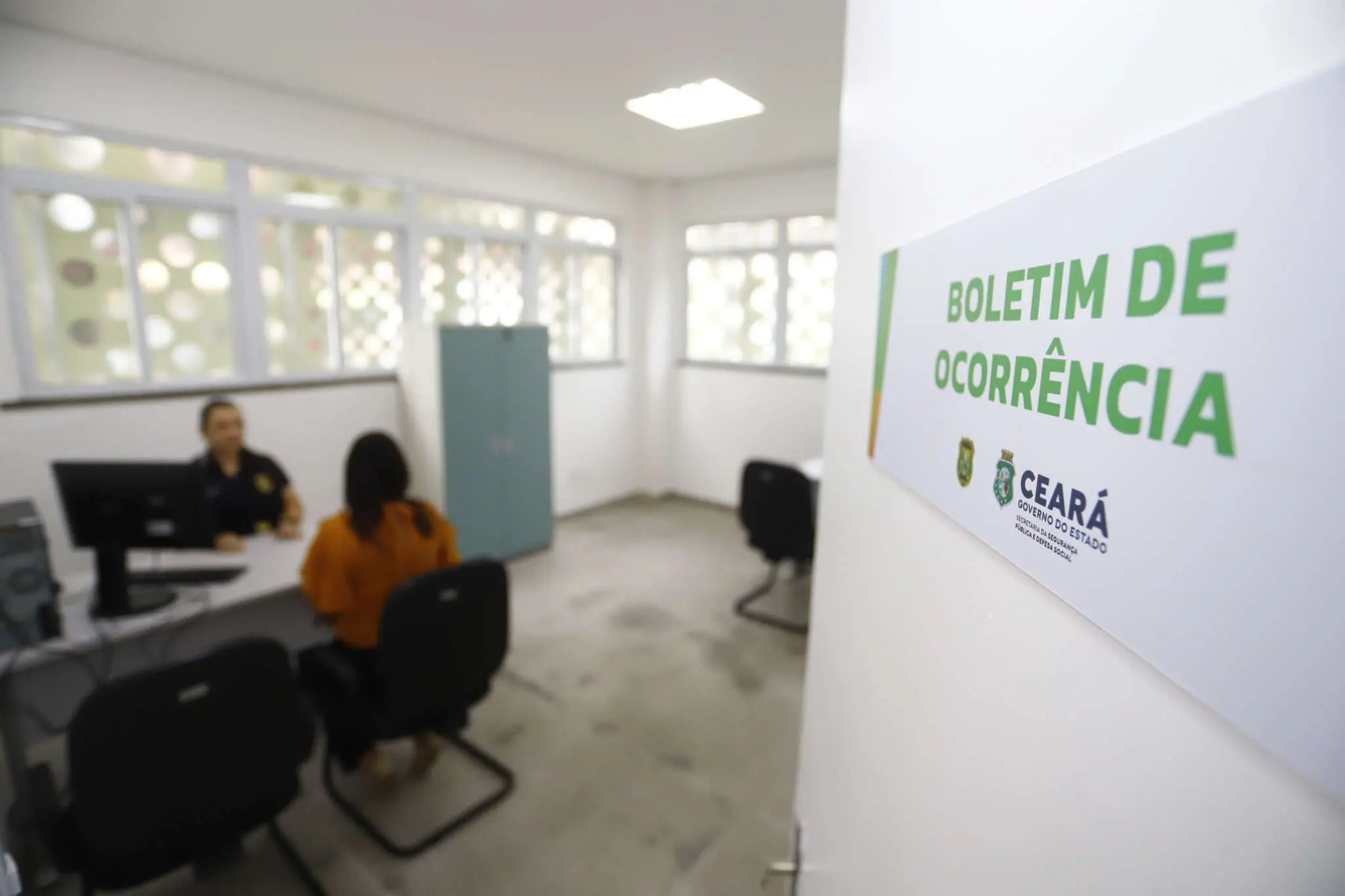 Imagem da notícia: 'Não tá usando fio dental hoje?'; funcionárias denunciam administrador por assédio em Fortaleza