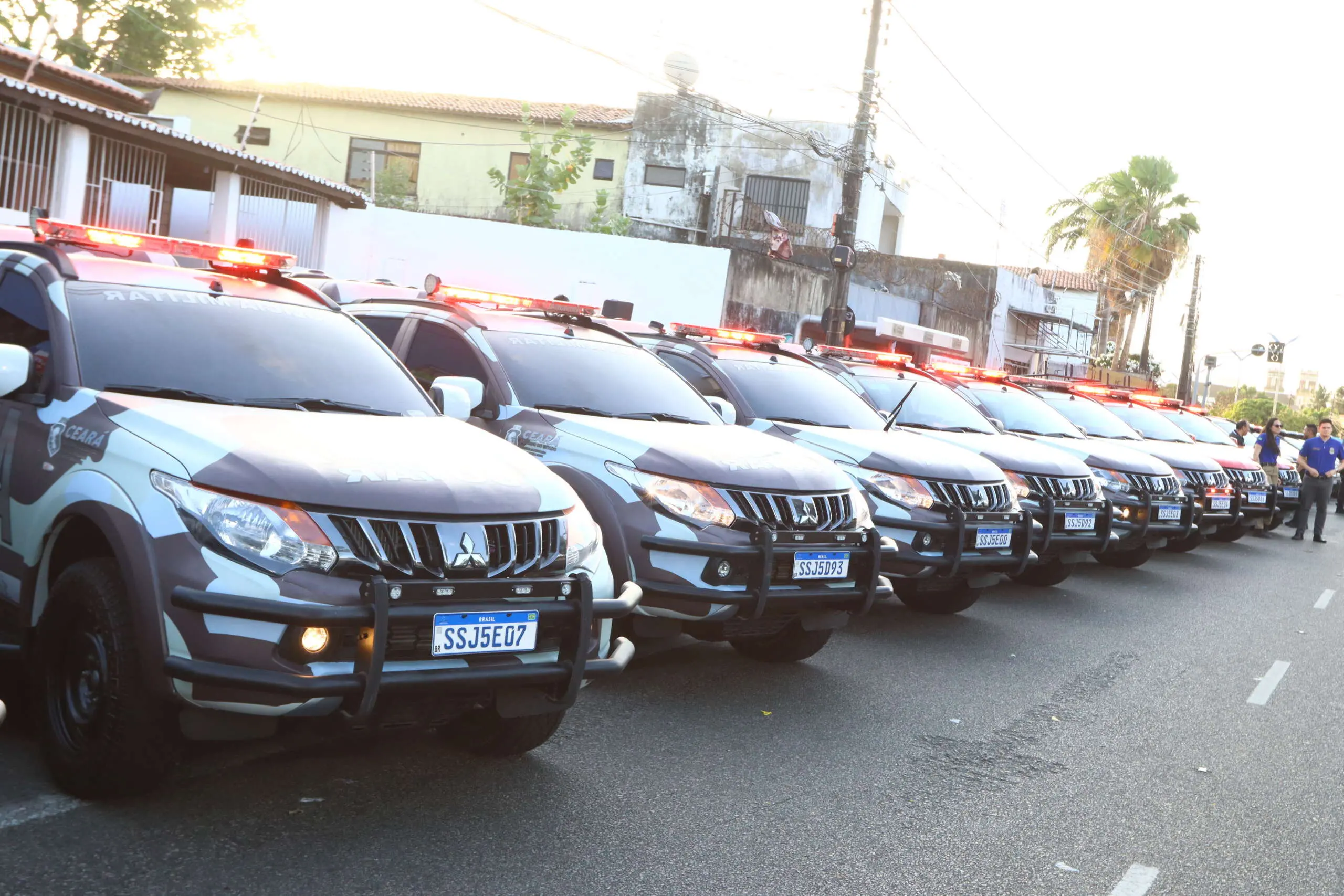 Imagem da notícia: Oposição questiona artigo que exclui exame toxicológico na promoção de militares no CE; base explica
