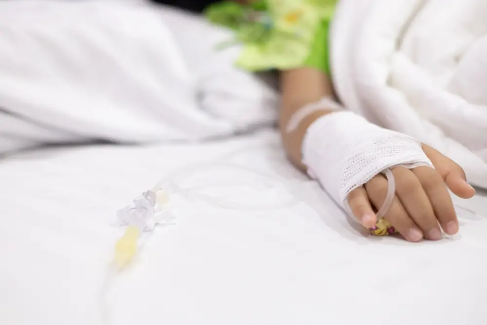 Imagem da notícia Mãe não terá desconto no salário por faltar para cuidar de filho doente, decide TRT da Paraíba