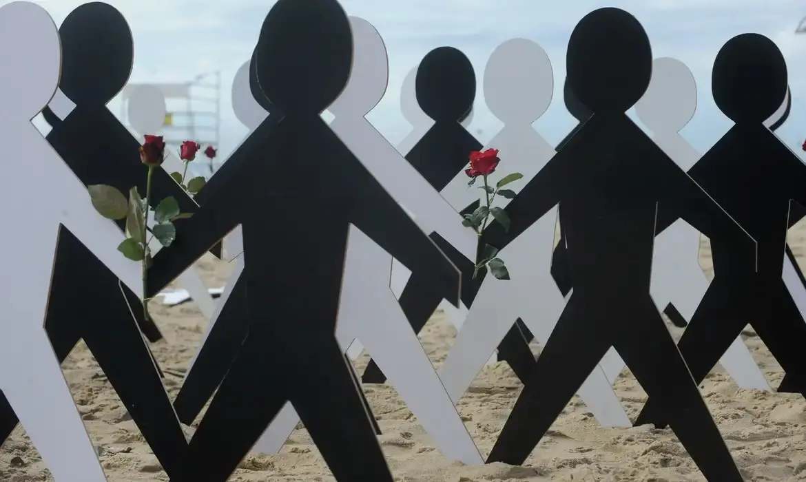Imagem da notícia: Dia Nacional da Denúncia contra Racismo; veja como denunciar