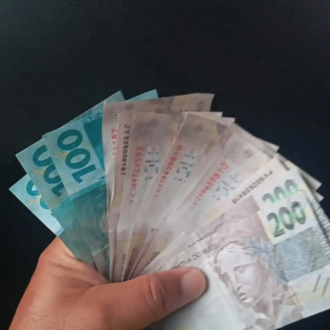 Imagem da notícia: Alagoana é presa com R$ 2,1 mil em notas falsas, no Interior do Ceará