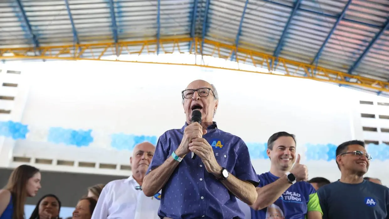 Imagem da notícia: Lúcio Alcântara é nome defendido por lideranças do União Brasil para presidir a federação com o PP
