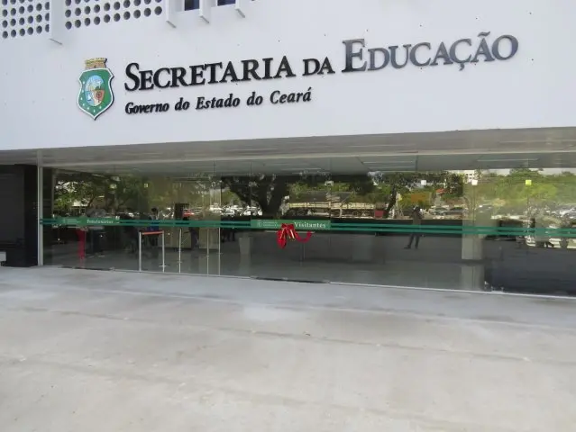 Imagem da notícia Polícia Civil deflagra operação na Secretaria da Educação do Ceará e servidora é afastada