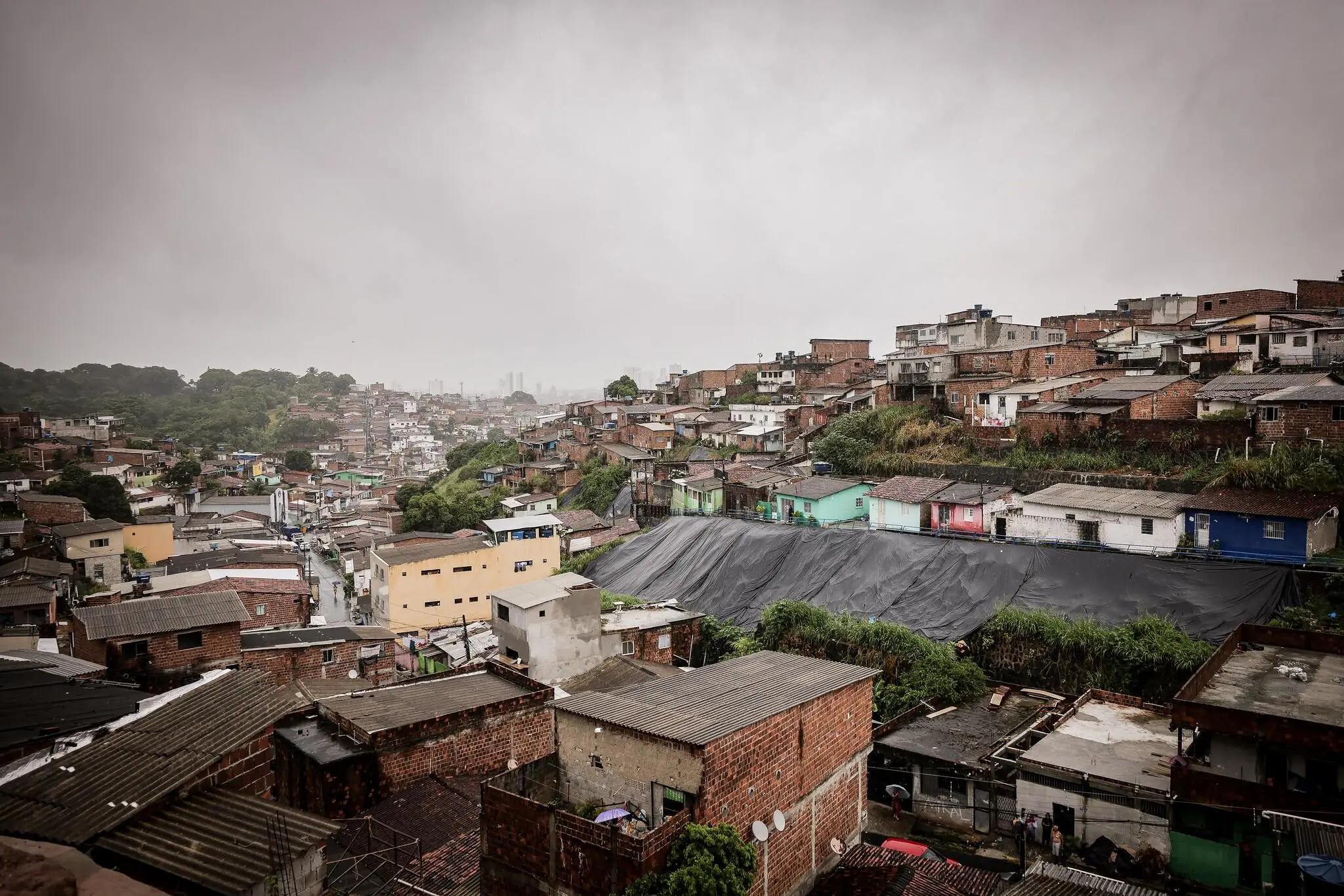 Obra de contenção definitiva de encostas na Rua Júlio José de Souza, no Córrego da Padaria, em Água Fria