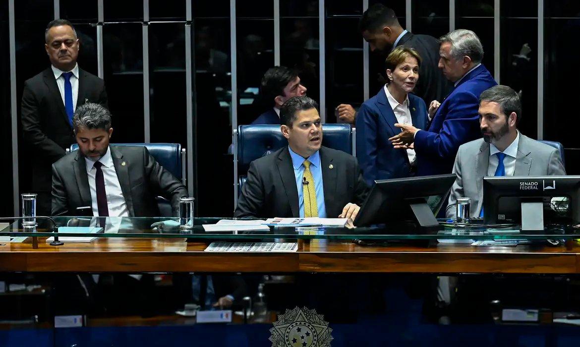 Imagem da notícia: Senado aprova mudanças em regras do licenciamento ambiental no País; projeto é discutido há 21 anos