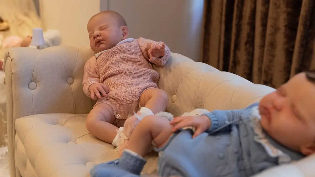 Imagem da notícia: Mulher leva bebê reborn para ser vacinada em UBS e causa confusão após ter pedido negado