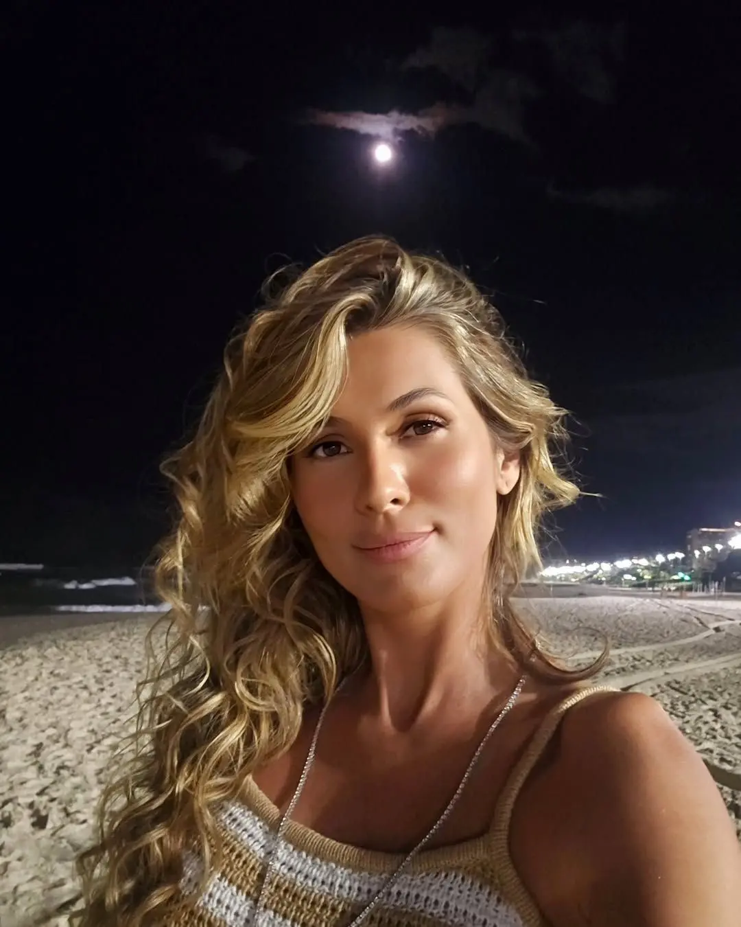 Imagem da notícia: Lívia Andrade dá detalhes de briga com Dona Déa