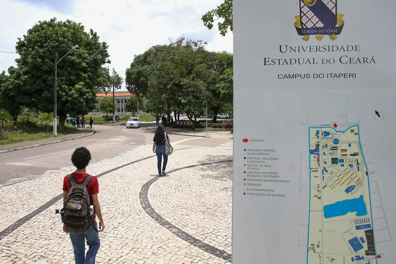 Imagem da notícia: Uece tem carência de pelo menos 140 professores e cursos 'improvisam' para manter aulas 