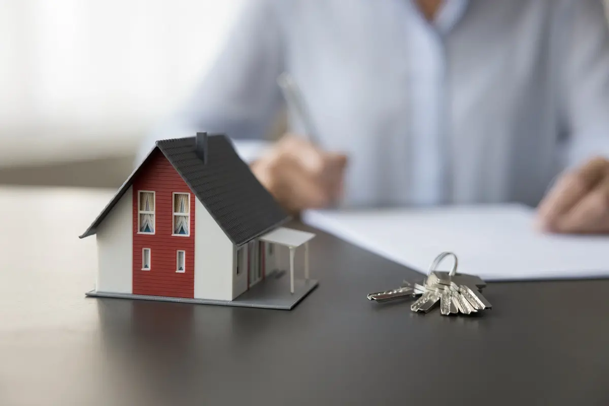 Imagem da notícia Novo Código Civil permite proibir Airbnb e muda regras para usucapião e uso de imóvel para dívidas