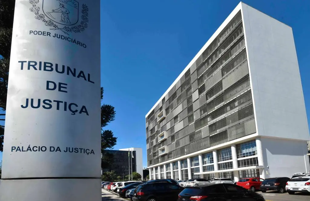 Imagem da notícia: TJPR divulga edital de concurso público com 60 vagas e salário de R$ 9,5 mil; veja detalhes