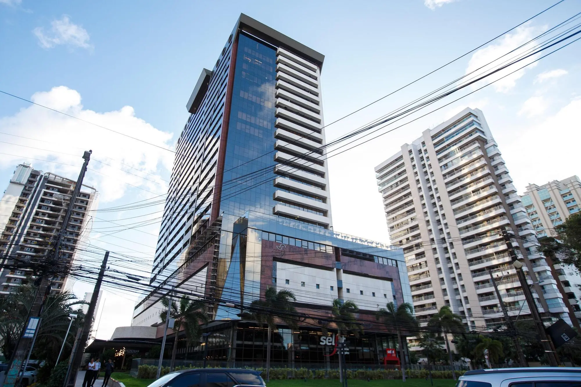 Imagem da notícia: Preços dos imóveis disparam até 22% em Fortaleza e Região Metropolitana; veja bairros mais caros