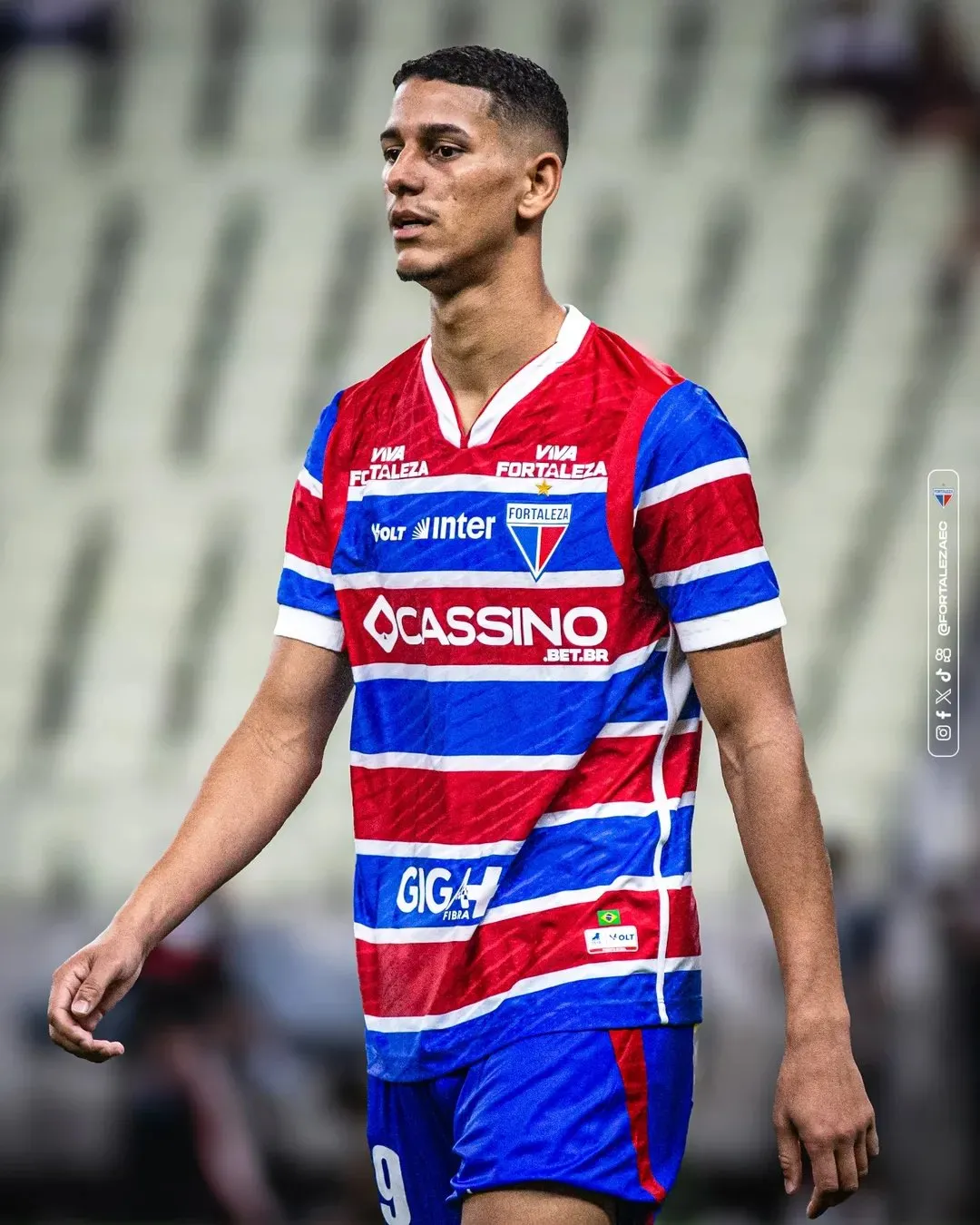 Gustavo Mancha em ação com a camisa do Fortaleza