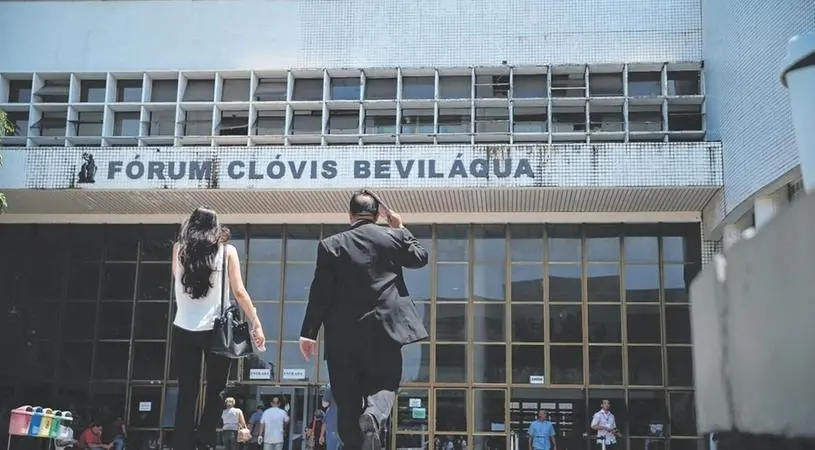 Imagem da notícia Acusado de matar mulher na frente da filha em Fortaleza vai a julgamento 