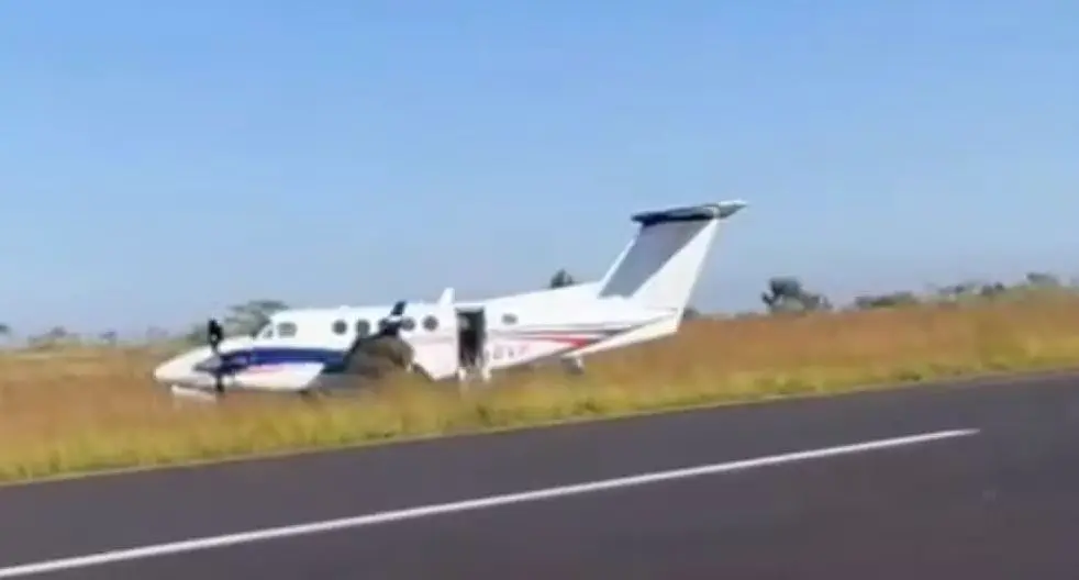 Imagem da notícia: Avião com dupla Rionegro & Solimões faz pouso forçado em aeroporto no Interior de São Paulo