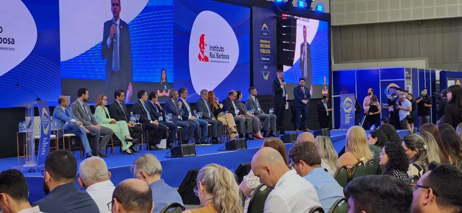 Imagem da notícia: XIII Seminário Gestores Públicos - Prefeitos 2025 debaterá inteligência artificial