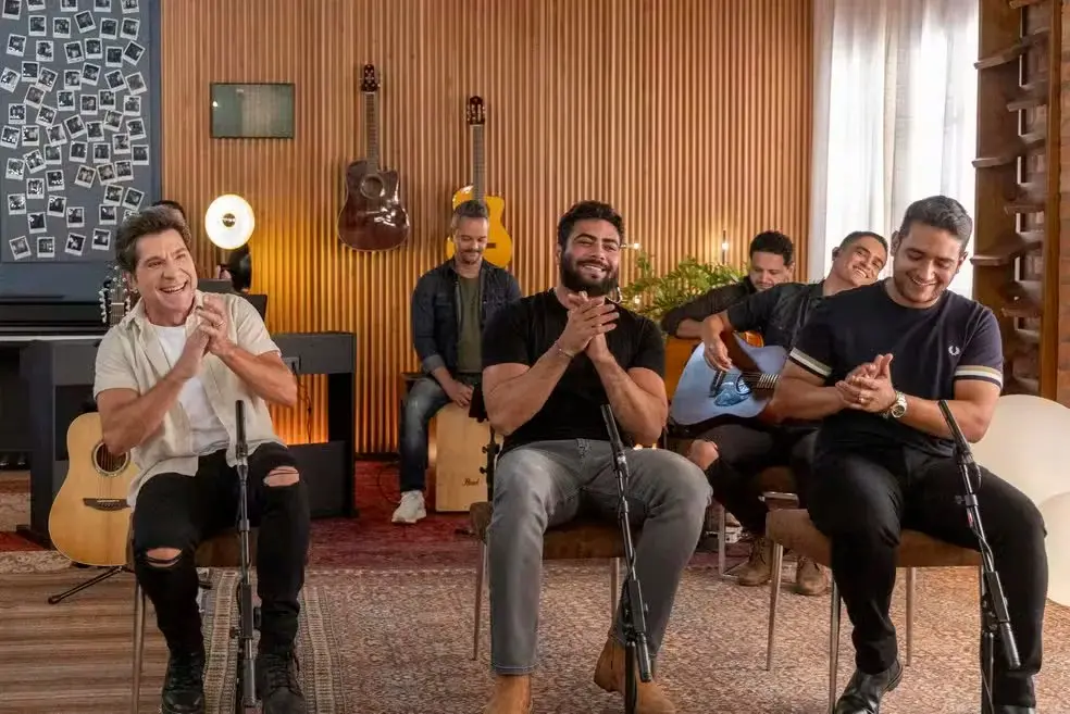 Imagem da notícia: Henrique, da dupla com Juliano, se emociona ao ouvir música de Daniel para o seu filho