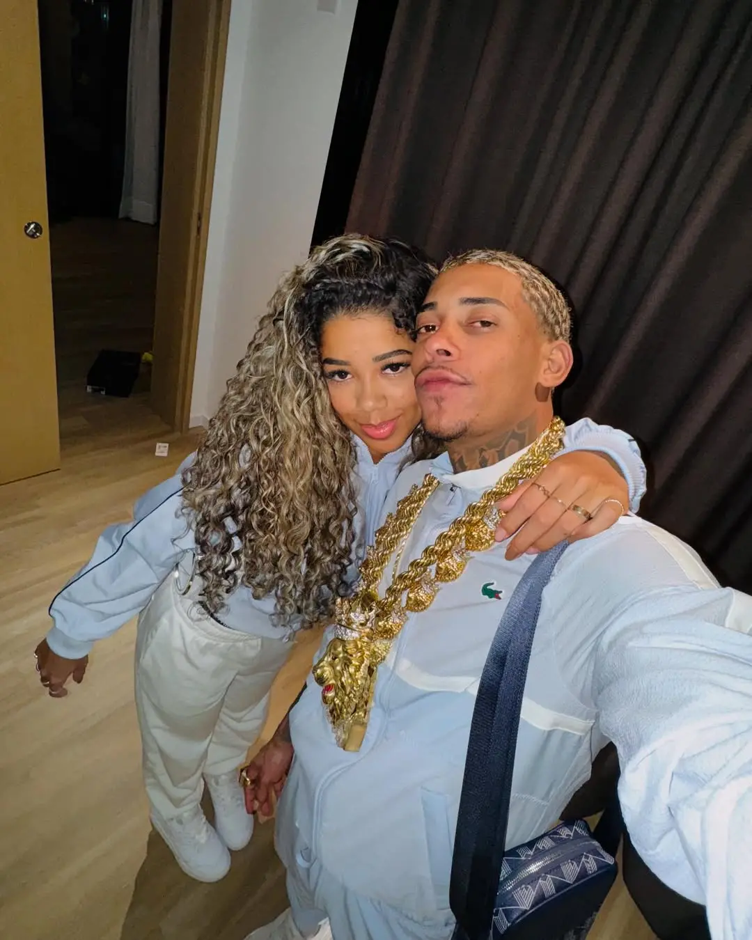 Imagem da notícia: Esposa do MC Poze do Rodo, Vivi Noronha é alvo de operação contra lavagem de dinheiro do CV