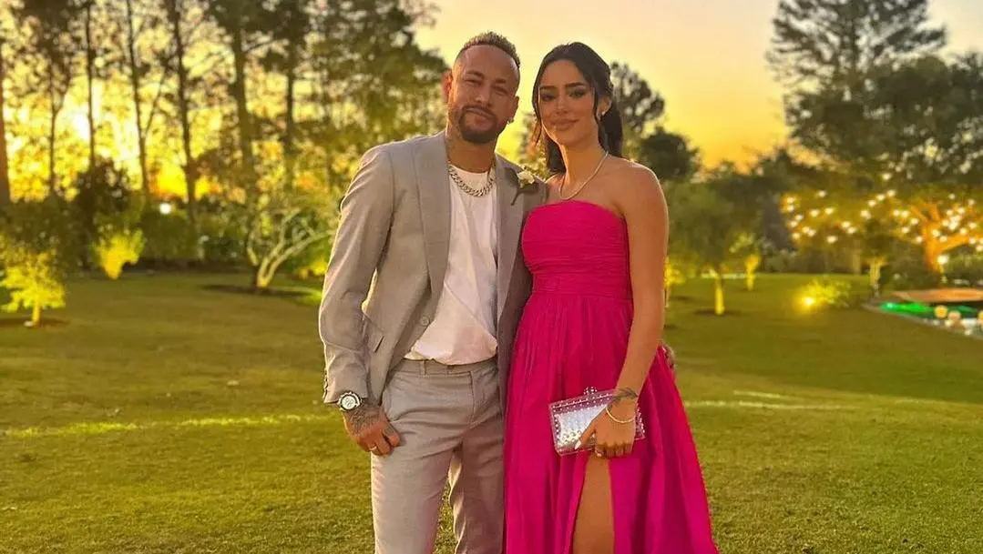 Imagem da notícia: Bruna Biancardi revela que é casada com Neymar 'no papel'
