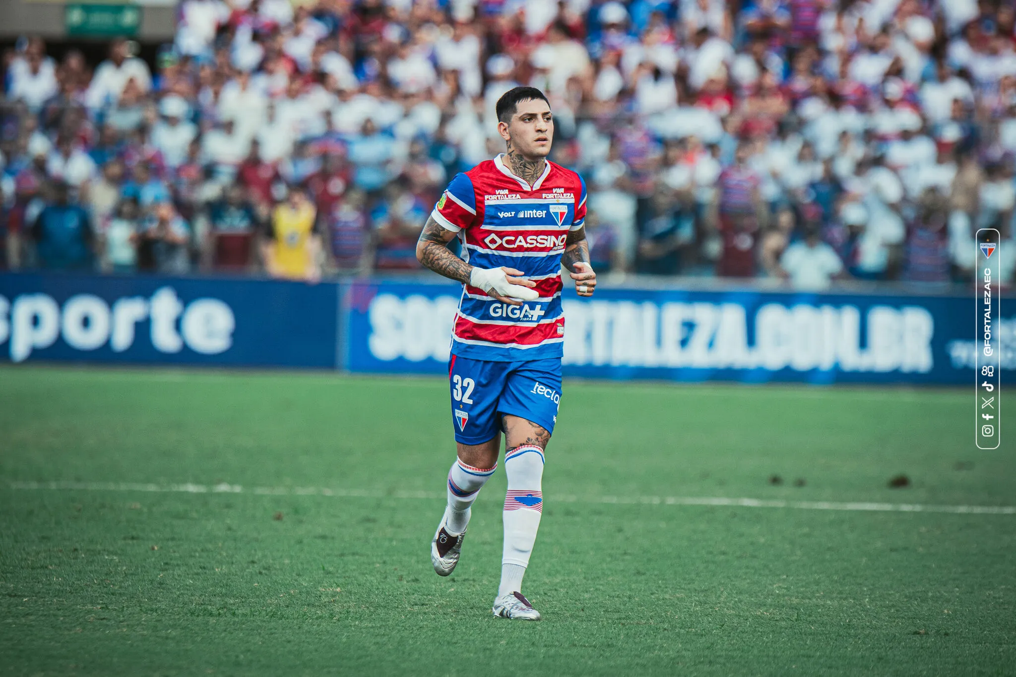 O zagueiro Gastón Ávila teve bom desempenho na reta final do Fortaleza