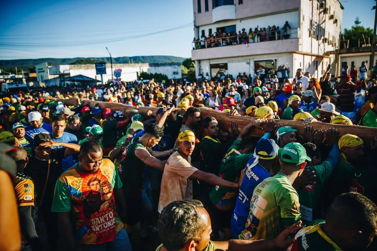Imagem da notícia: Como a Festa do Pau da Bandeira transforma Barbalha em destino turístico nacional