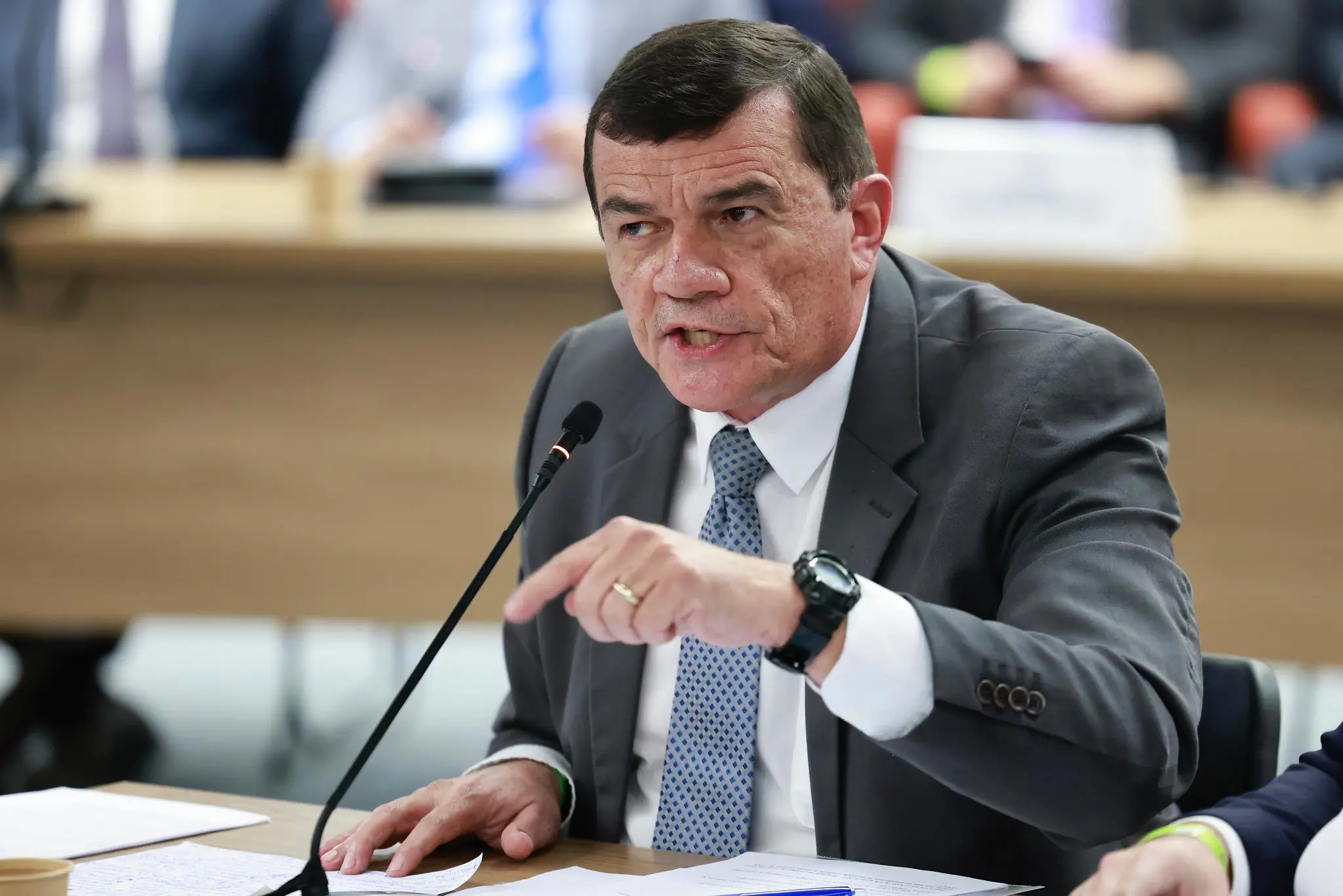 Imagem da notícia STF: ex-ministro da Defesa cearense nega minuta do golpe e fala em divisão no Exército
