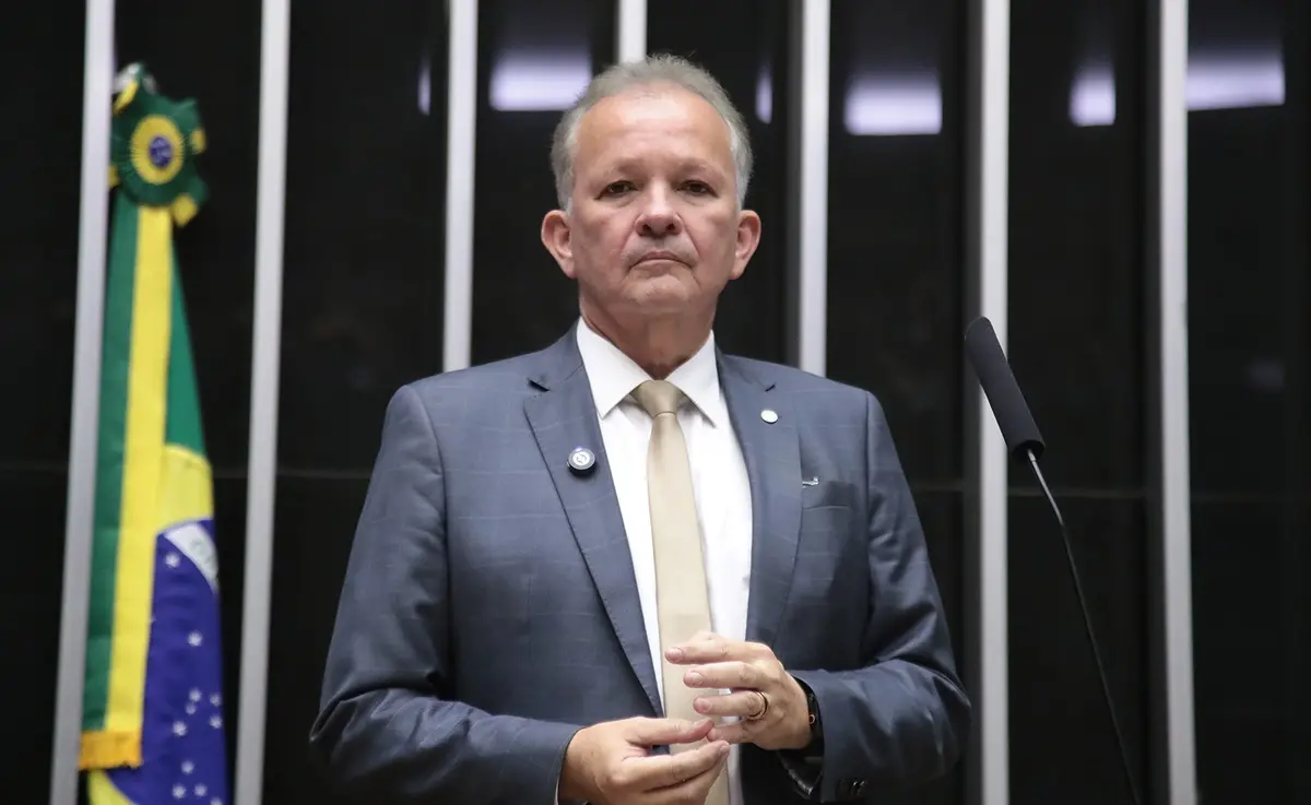 Imagem da notícia: Debate sobre Reforma Administrativa não é ameaça a direitos dos servidores, diz André Figueiredo