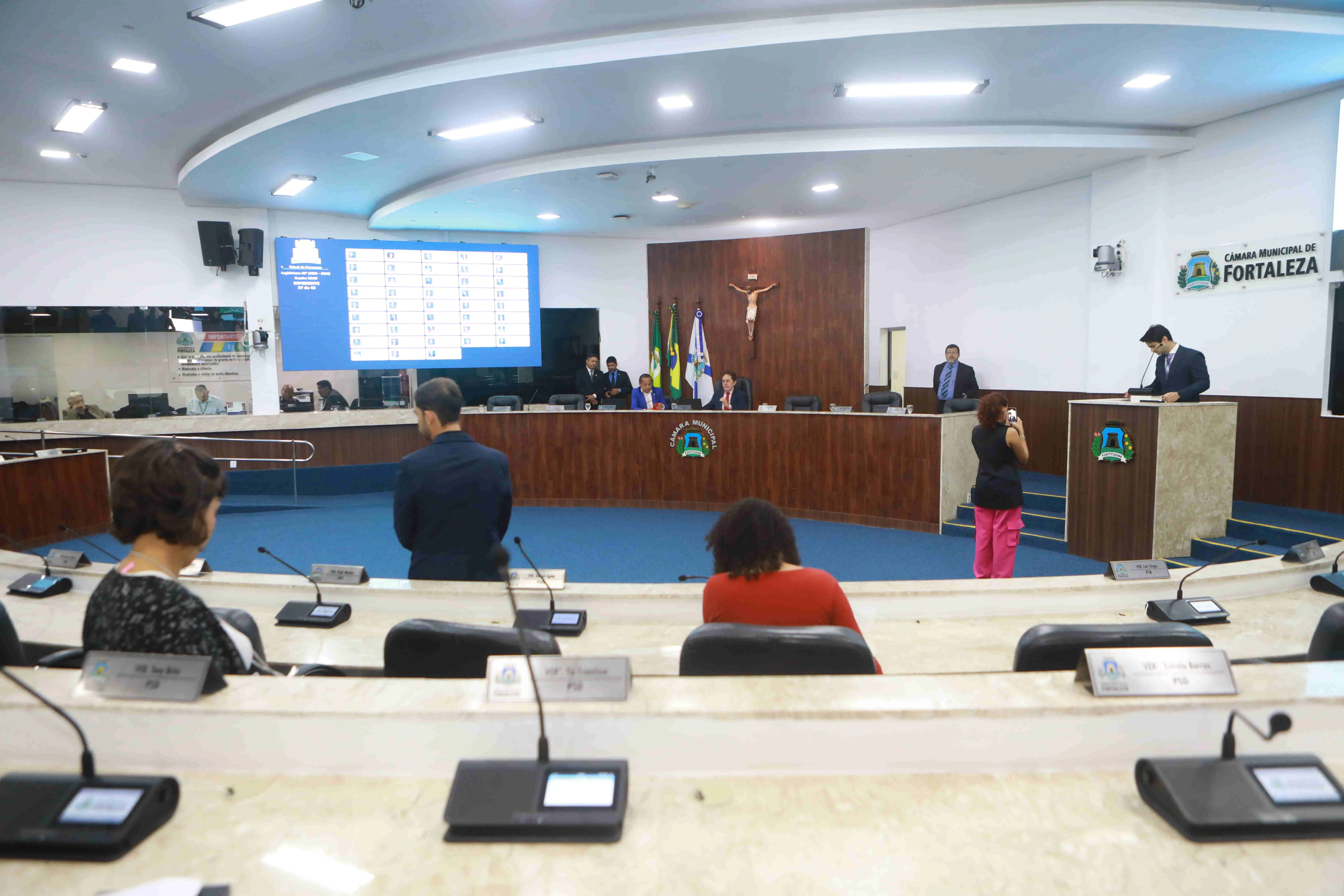 Imagem da notícia: Vereadores aprovam prorrogação do Plano Municipal de Educação de Fortaleza até 2026