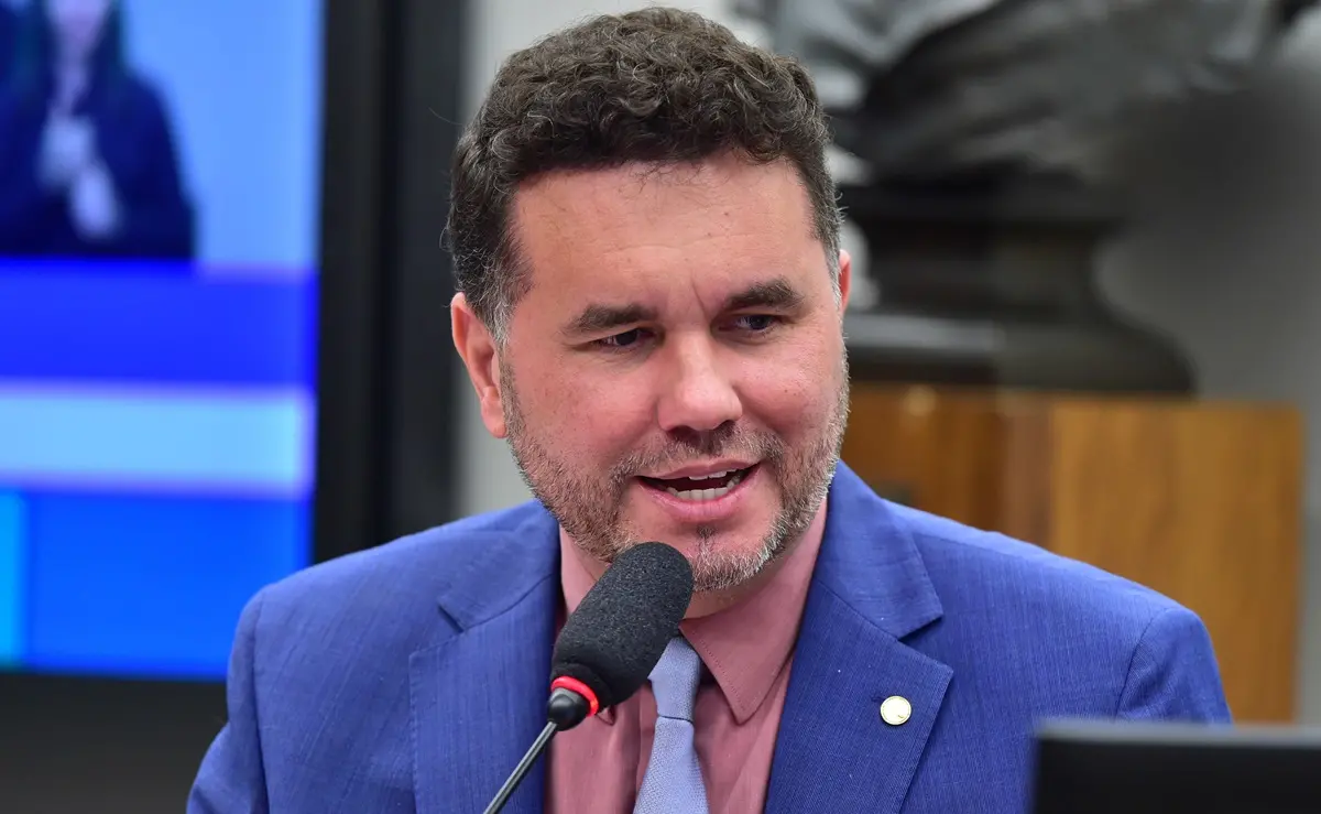 Imagem da notícia: Moses evita comentar chegada de Roberto Cláudio ao União e pede 'prudência e calma' sobre eleições