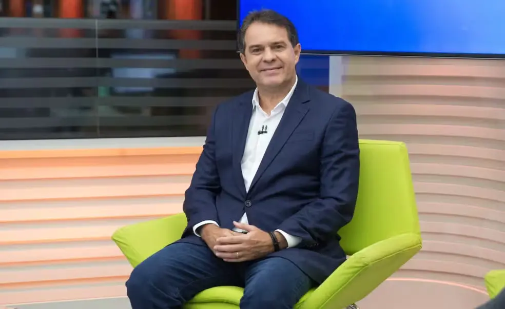 Imagem da notícia Evandro decreta ponto facultativo para servidores municipais nesta sexta-feira (20)