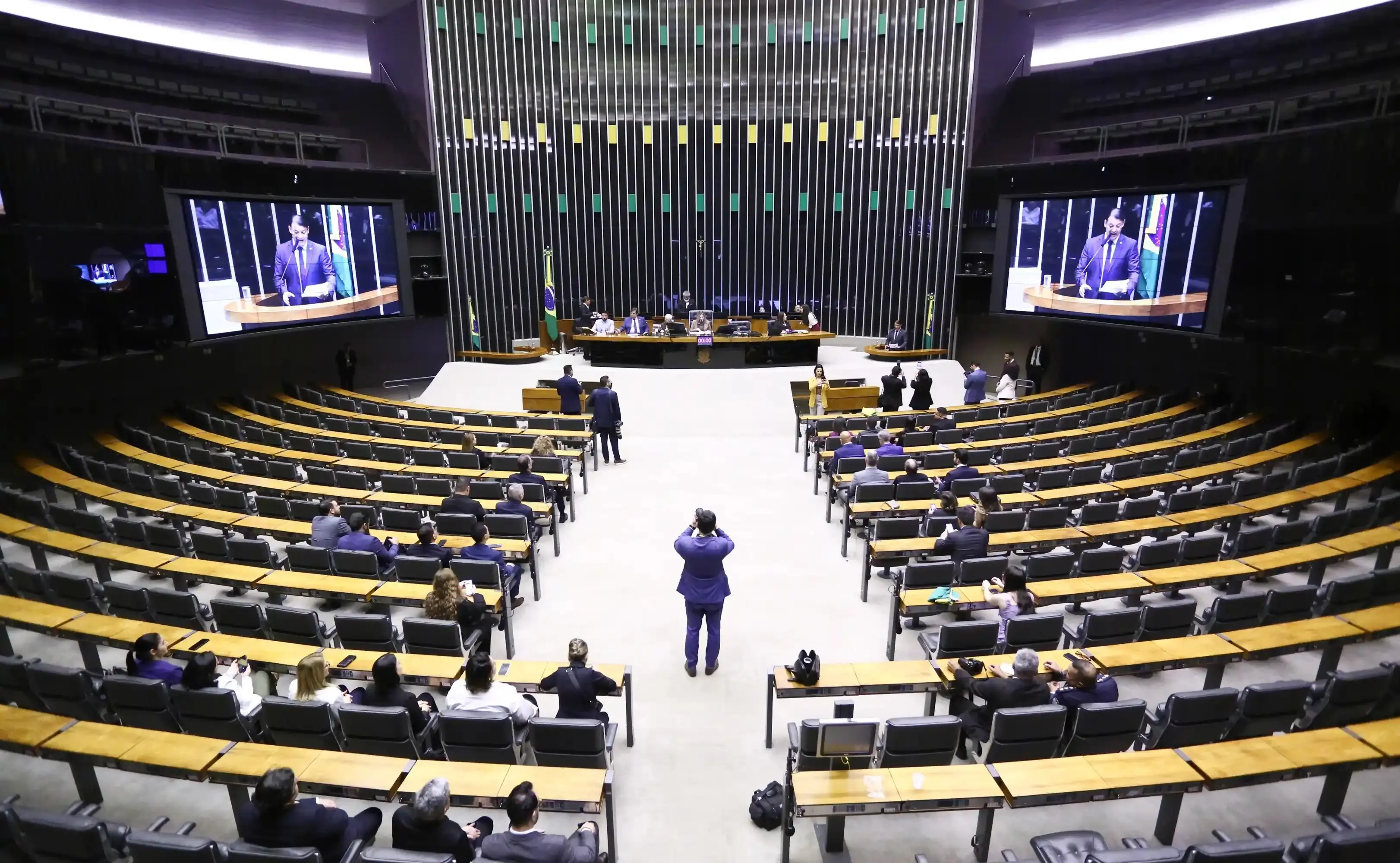Imagem da notícia Ceará pode ter mais uma vaga na Câmara dos Deputados; projeto será votado nesta terça (17)