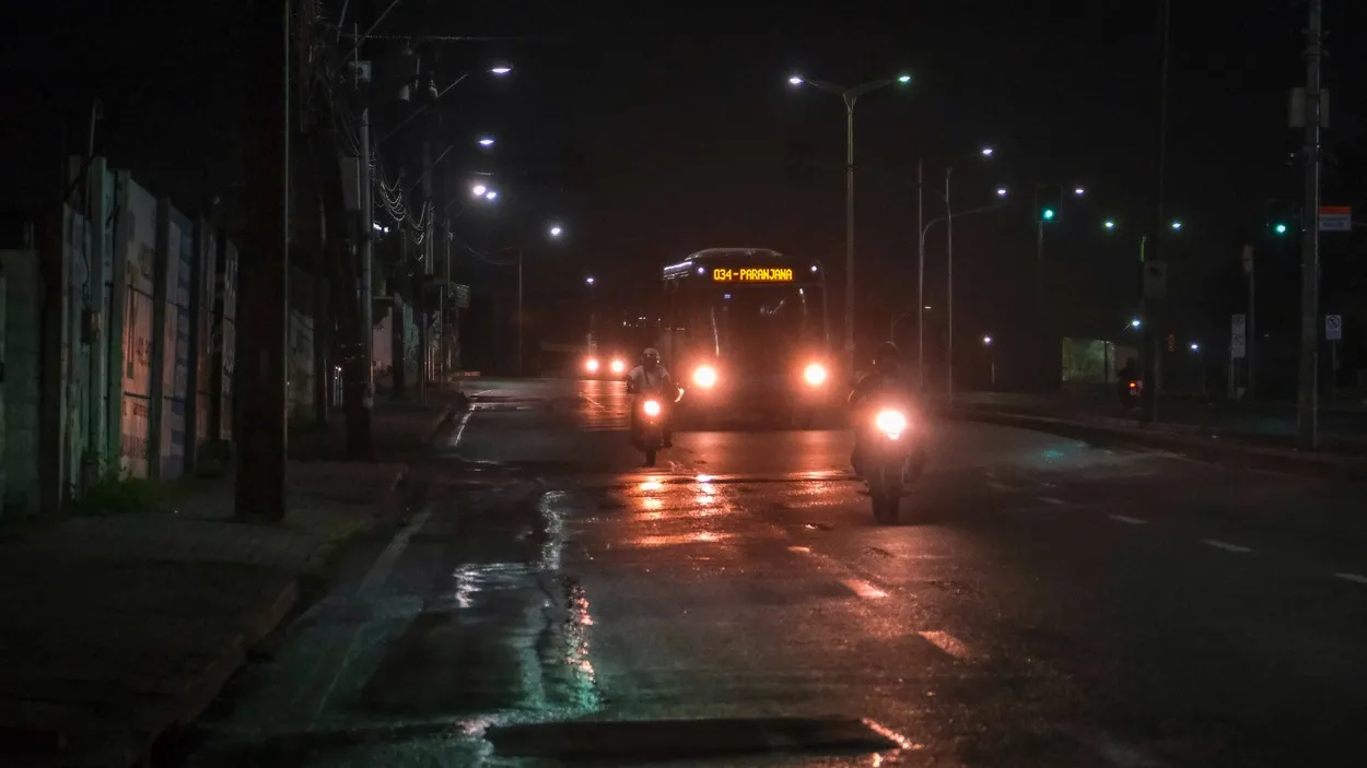 Ela ainda existe: um dos principais símbolos do transporte público de Fortaleza, linha Paranjana continua em plena atividade na Capital, mas somente durante a madrugada