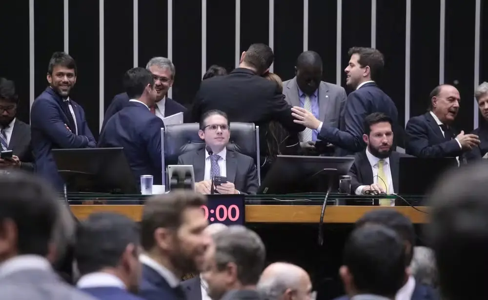 Imagem da notícia: Câmara aprova urgência na votação para derrubar decreto do IOF