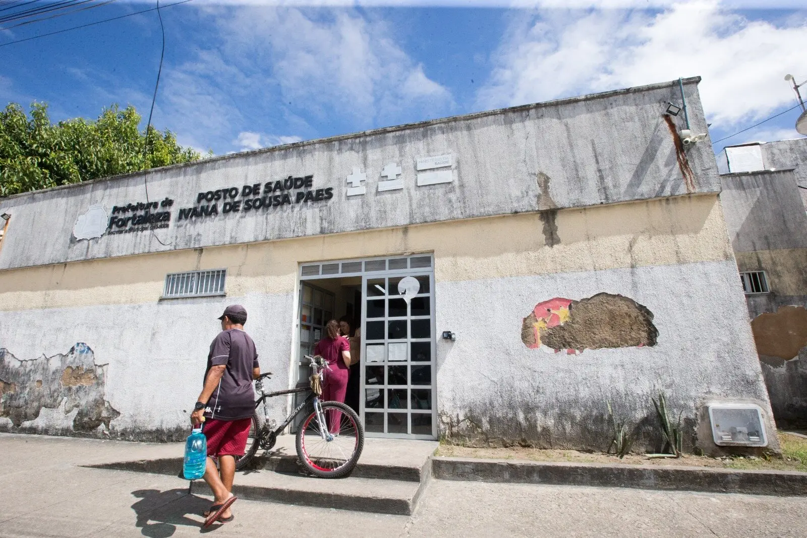 Imagem da notícia: Falta de profissionais em postos de saúde de Fortaleza gera sobrecarga e demora em atendimentos