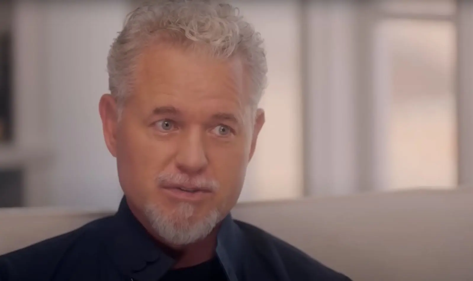 Imagem da notícia Eric Dane chora na primeira entrevista após diagnóstico de ELA: 'Lutando o máximo que posso'