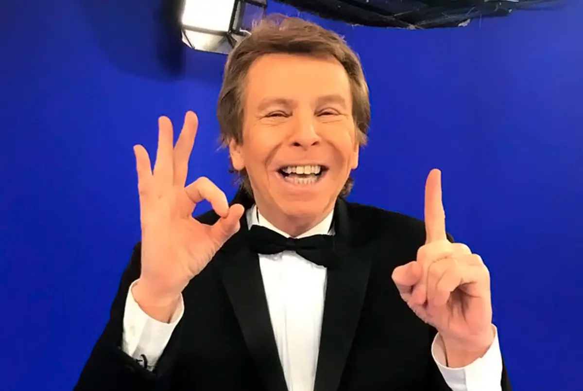 Imagem da notícia: Nelson Rubens é suspenso da RedeTV! após denúncias de assédio moral, diz colunista 