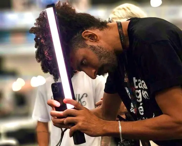 Imagem da notícia: Jovens cearenses ganham R$ 3 mil com 'freela fixo'; conheça modalidade que dispensa CLT 