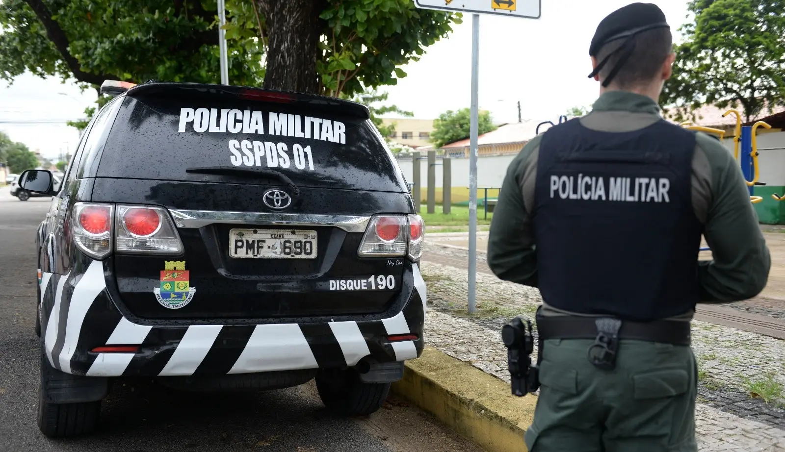 Imagem da notícia: PM prende suspeito de assalto, após moto ser identificada por videomonitoramento em Fortaleza