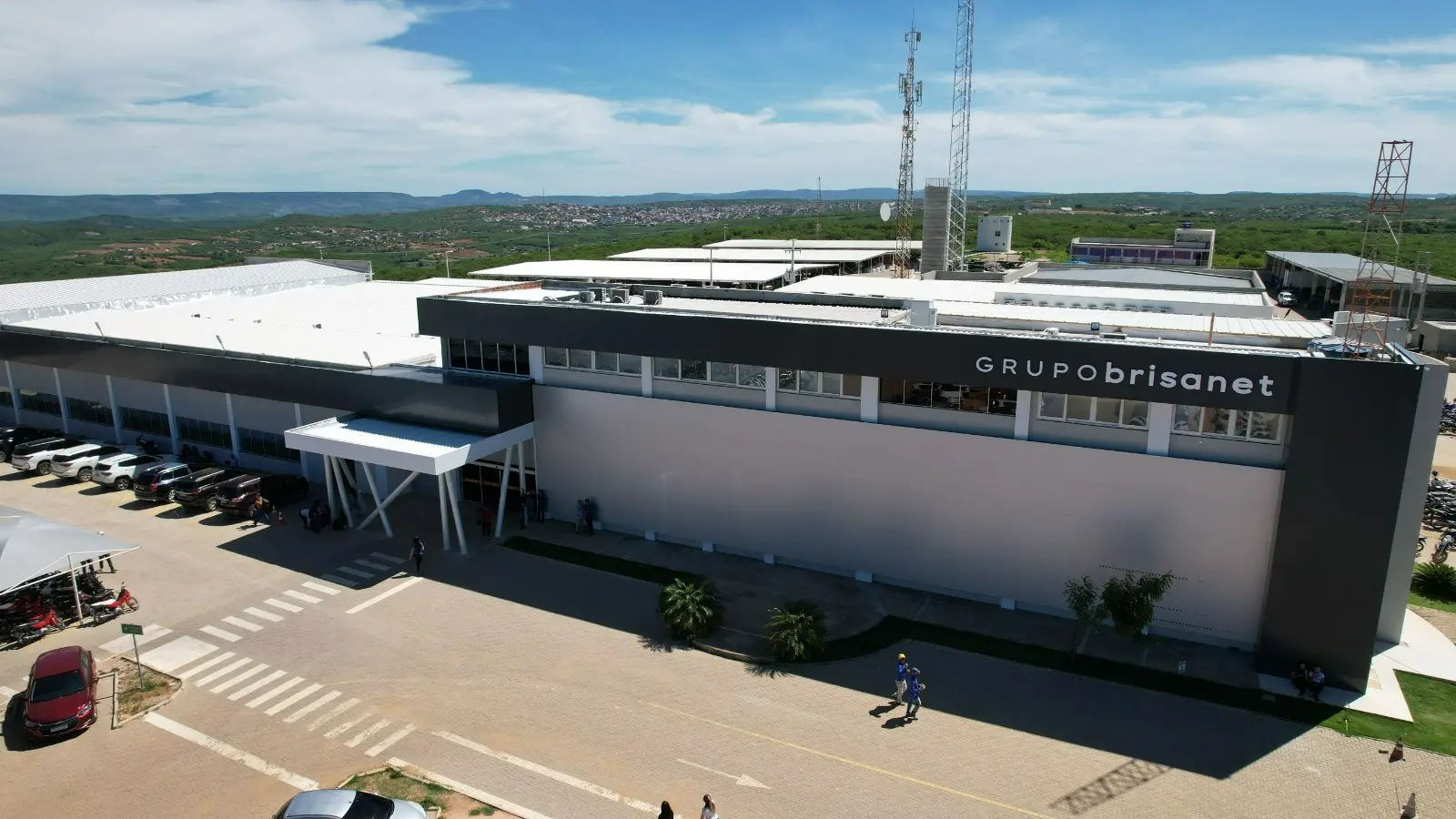 Imagem da notícia: Cearense Brisanet já instalou fibra ótica em 327 cidades do Nordeste
