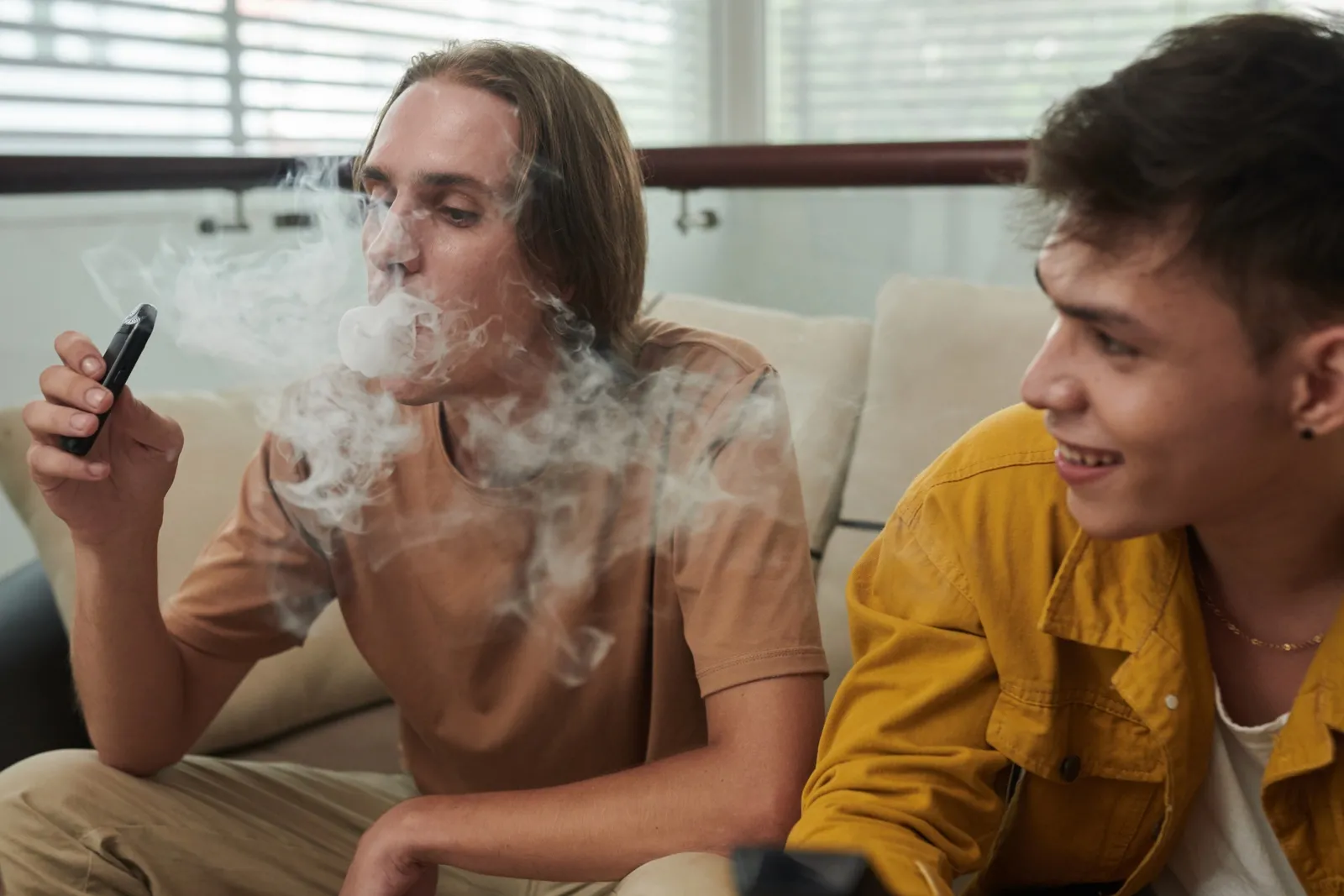 Uso de vape por adolescentes cresce e preocupa pelo grande risco de dependência