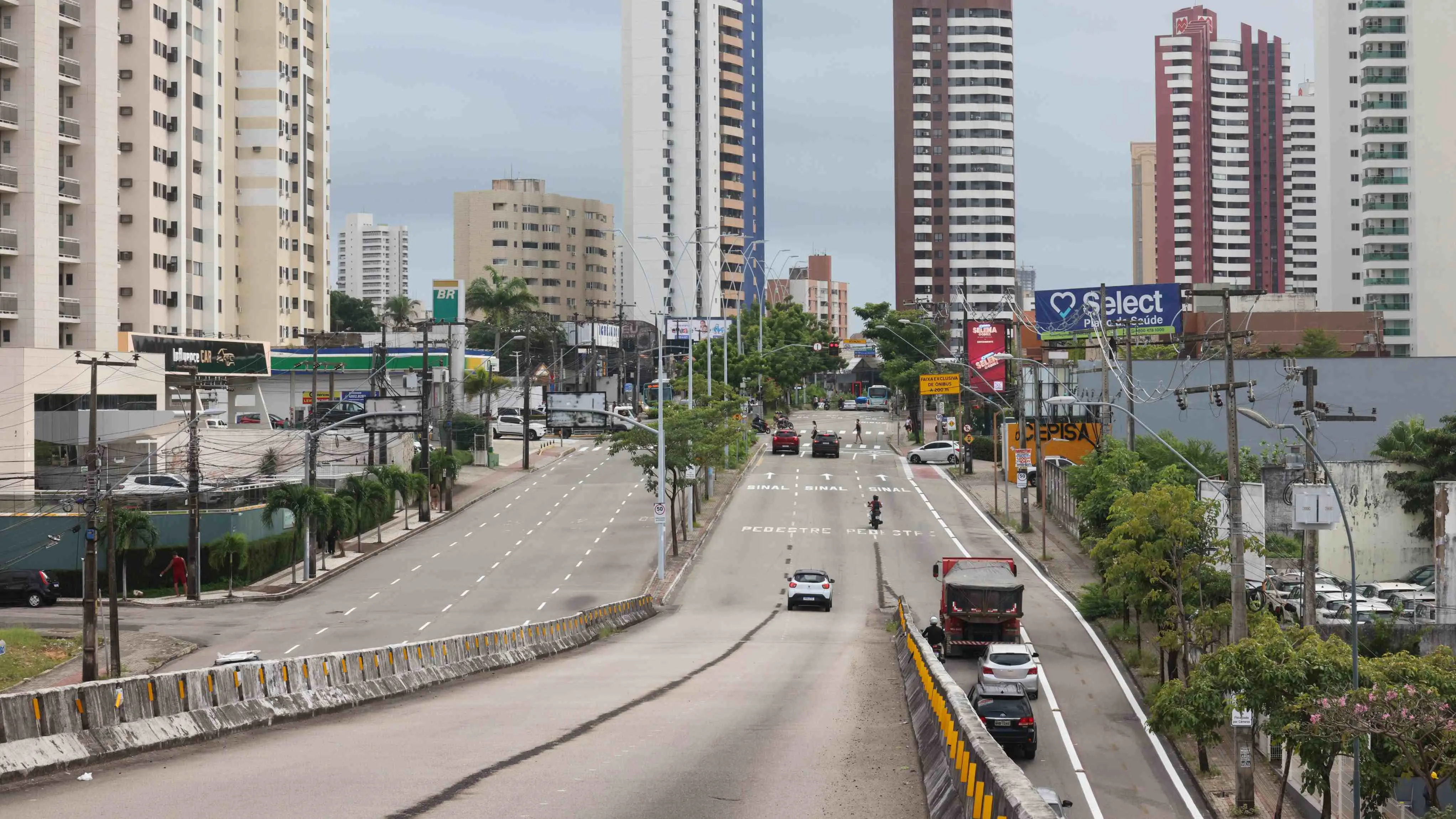 Imagem da notícia: Tráfego no Cocó passa por alterações da AMC; veja o que muda com nova intervenção viária