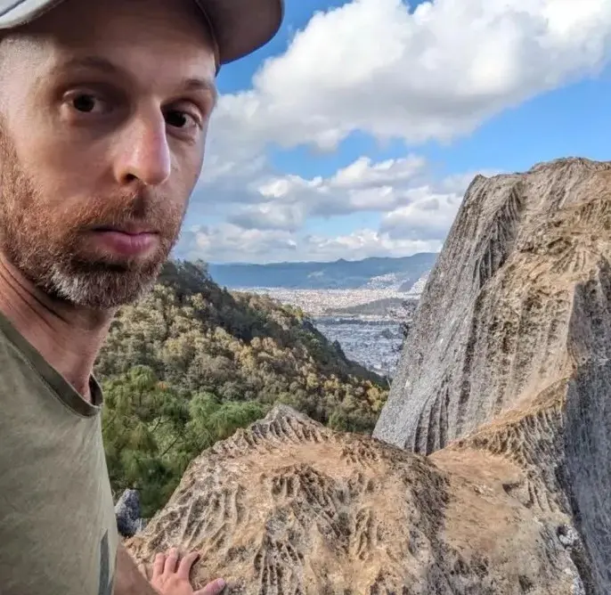 Imagem da notícia 'Nada mudou', diz amigo de turista morto em mesmo vulcão onde brasileira caiu na Indonésia