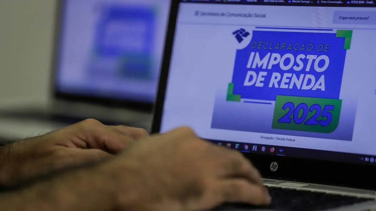 Imagem da notícia: Câmara dos Deputados aprova projeto que mantém isenção do IR a quem recebe até R$ 3.036